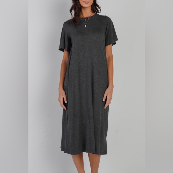 Short Sleeve Midi Dress - Picture 2 of 3